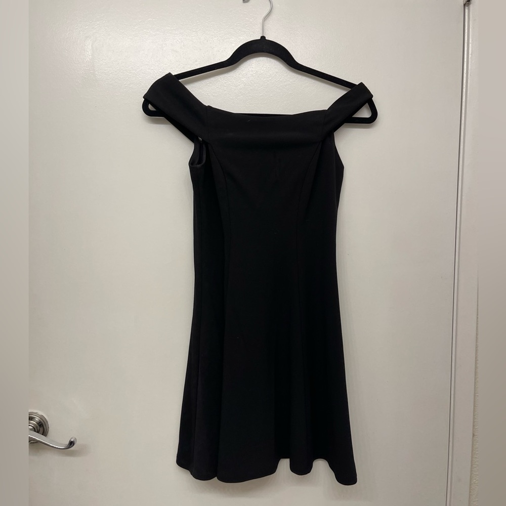 Black small dress off the shoulder o worn once